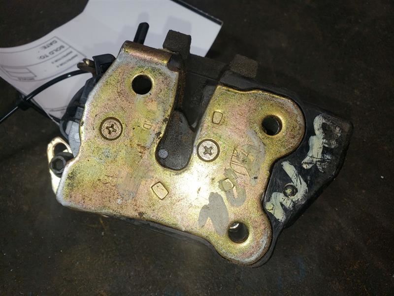 2002 RAM1500 QUAD CAB PASSENGER REAR MANUAL DOOR LATCH. PART NUMBER 55372856AB