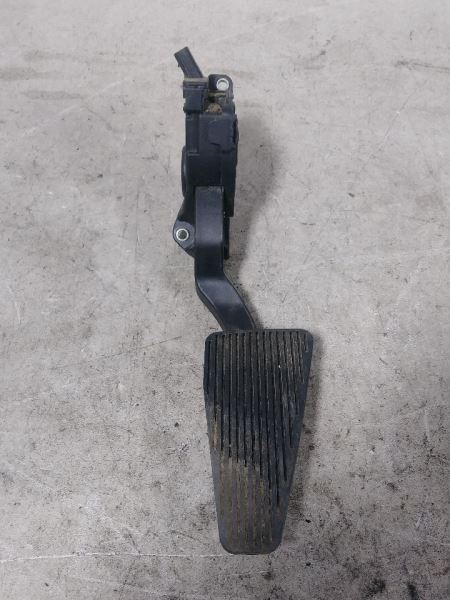 2014 RAM3500 ACCELERATOR PEDAL WITH TPS. PART NUMBER 68043161AC