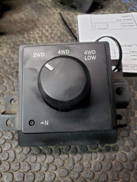 2007 DODGE RAM1500 4WD DASH SWITCH. PART NUMBER 56049674AE