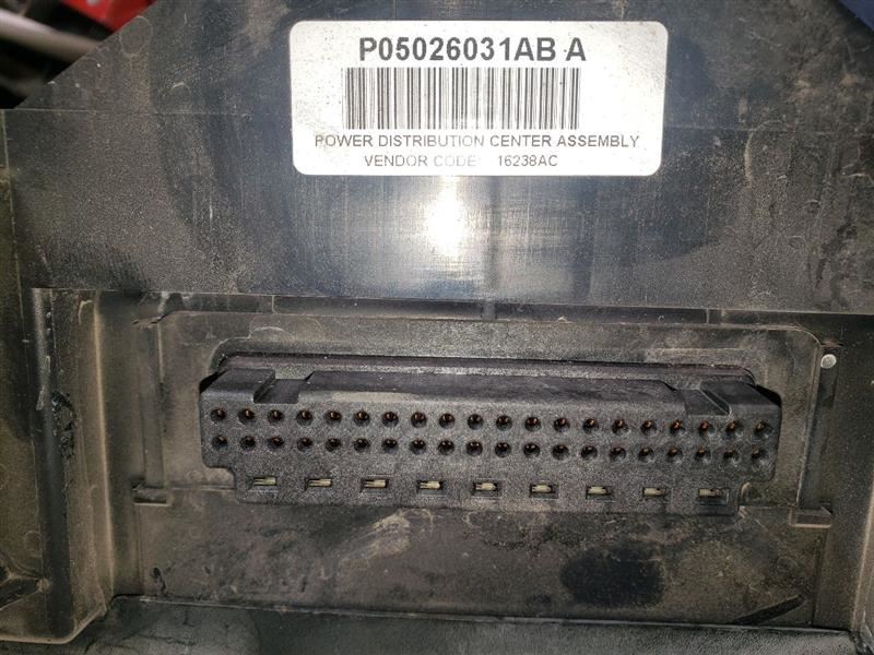 2004 DODGE RAM2500 POWER DISTRIBUTION CENTER (PDC). PART NUMBER 5026031AB