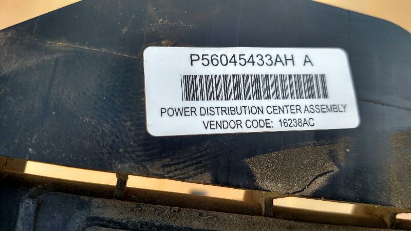 2003 DODGE RAM1500 POWER DISTRIBUTION CENTER. PART NUMBER 56045433AH