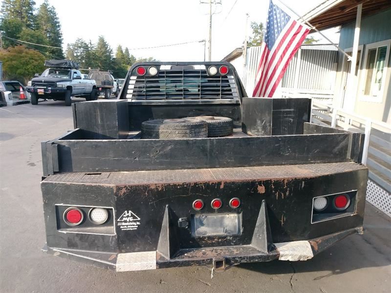 2013 RAM 3500 172.4 INCH WHEELBASE.  FLAT BED