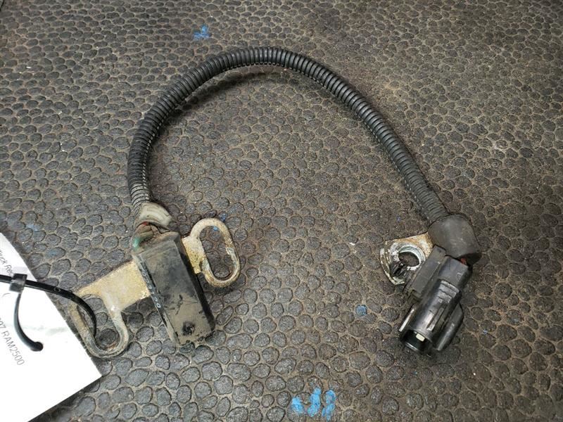 1997 DODGE RAM2500 5.9L DIESEL ENGINE SPEED SENSOR. PART NUMBER 8923129