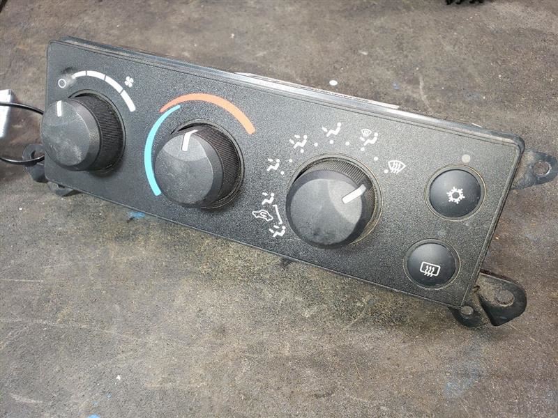 2006 DODGE RAM2500 AC TEMP CONTROLS. PART NUMBER 55056569AE