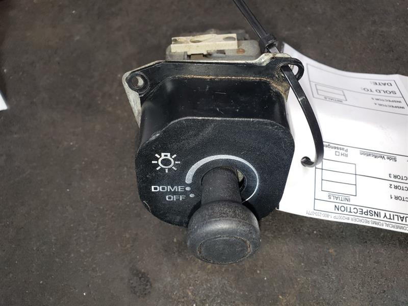 1998 DODGE DURANGO HEADLAMP SWITCH. PART NUMBER 56021081AD